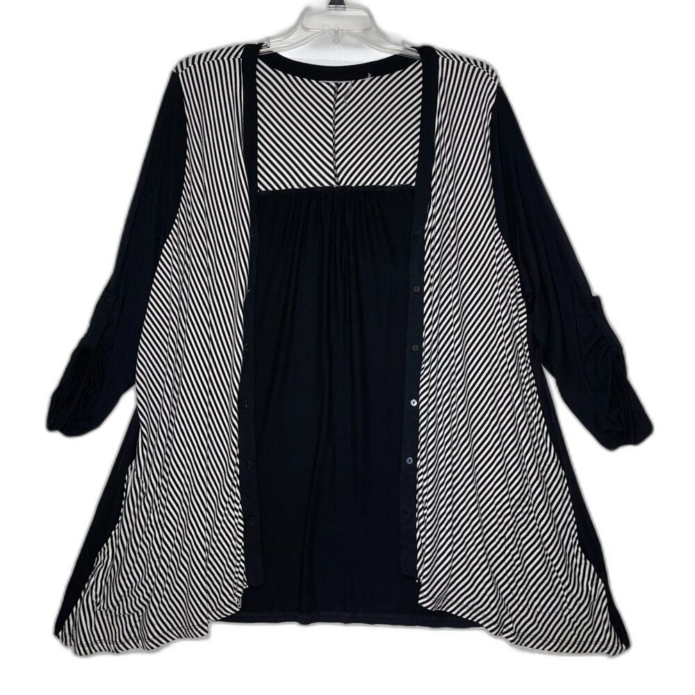 Avenue Black White Cardigan Plus Size 22 24 Striped Stretchy Top Knit Pockets
